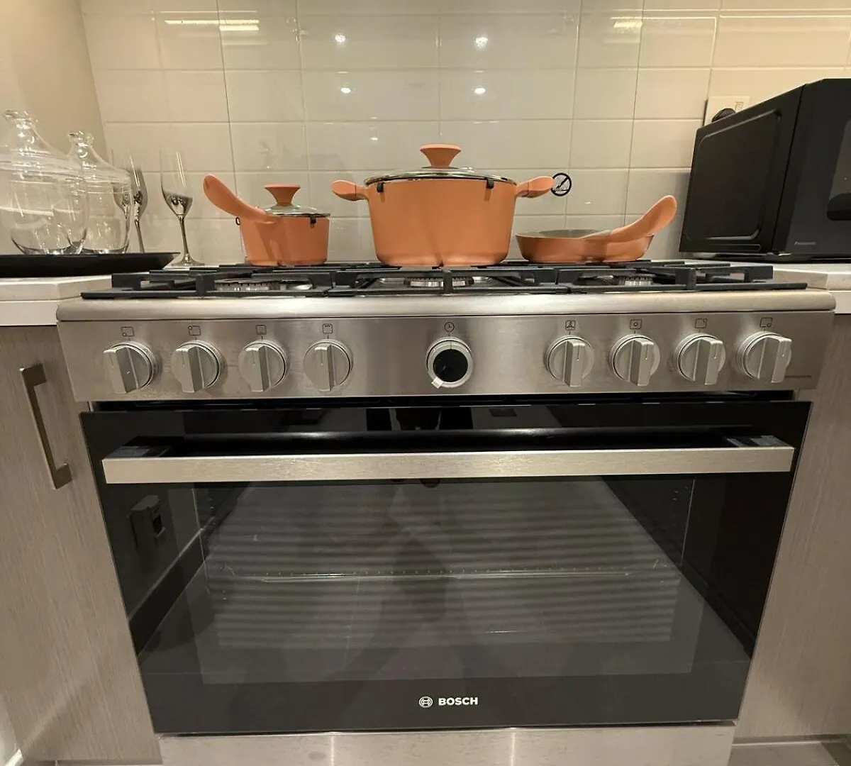 Upgraded Brand New Apartment Downtown Dubai
